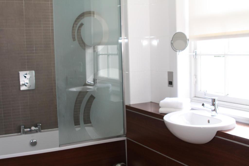 Cook'S Of Stirling Hotel Room photo